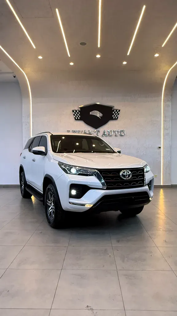 تويوتا فورتونر 2023